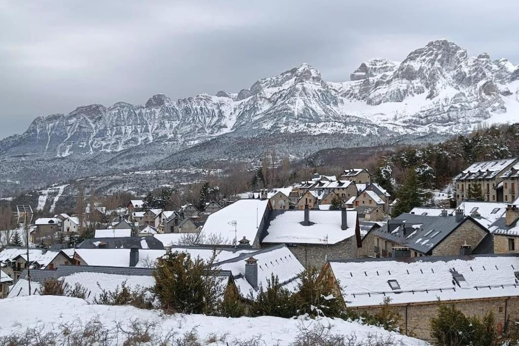 Apartamento Atico En Pleno Pirineo El Pueyo de Jaca Exterior foto