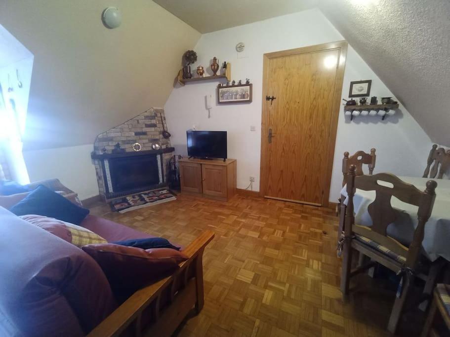 Apartamento Atico En Pleno Pirineo El Pueyo de Jaca Exterior foto